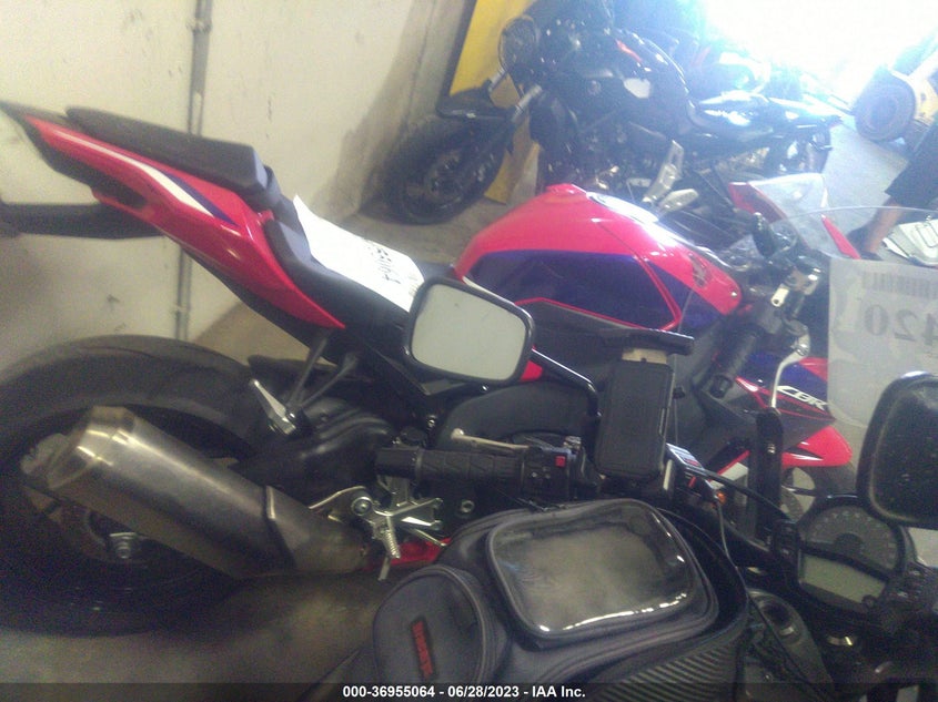 VIN JH2SC7712NK500199 2022 HONDA CBR1000 RR