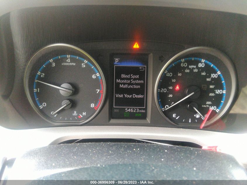 2018 TOYOTA RAV4 XLE/ADVENTURE - JTMWFREV1JJ741352