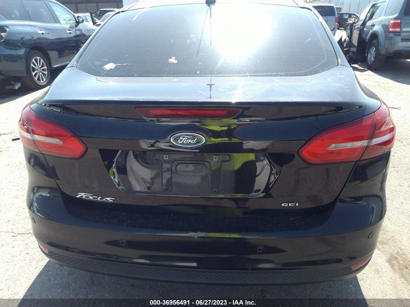VIN 1FADP3H25JL222687 2018 FORD FOCUS SEL