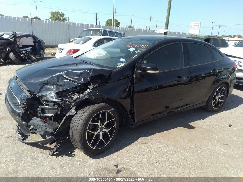 VIN 1FADP3H25JL222687 2018 FORD FOCUS SEL