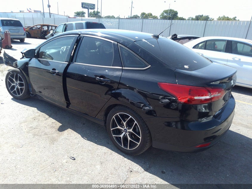 VIN 1FADP3H25JL222687 2018 FORD FOCUS SEL