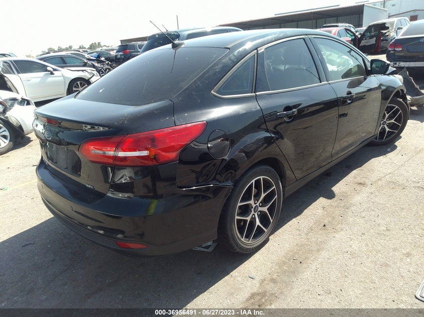 VIN 1FADP3H25JL222687 2018 FORD FOCUS SEL