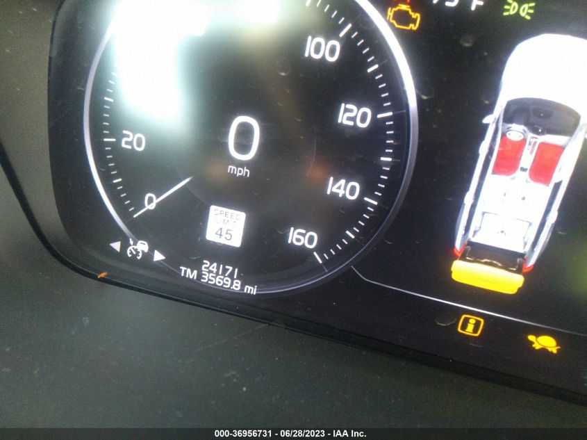 2020 VOLVO XC90 MOMENTUM - YV4102PK2L1612252
