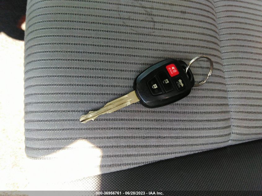 2015 TOYOTA RAV4 LE - JTMZFREV7FD057716