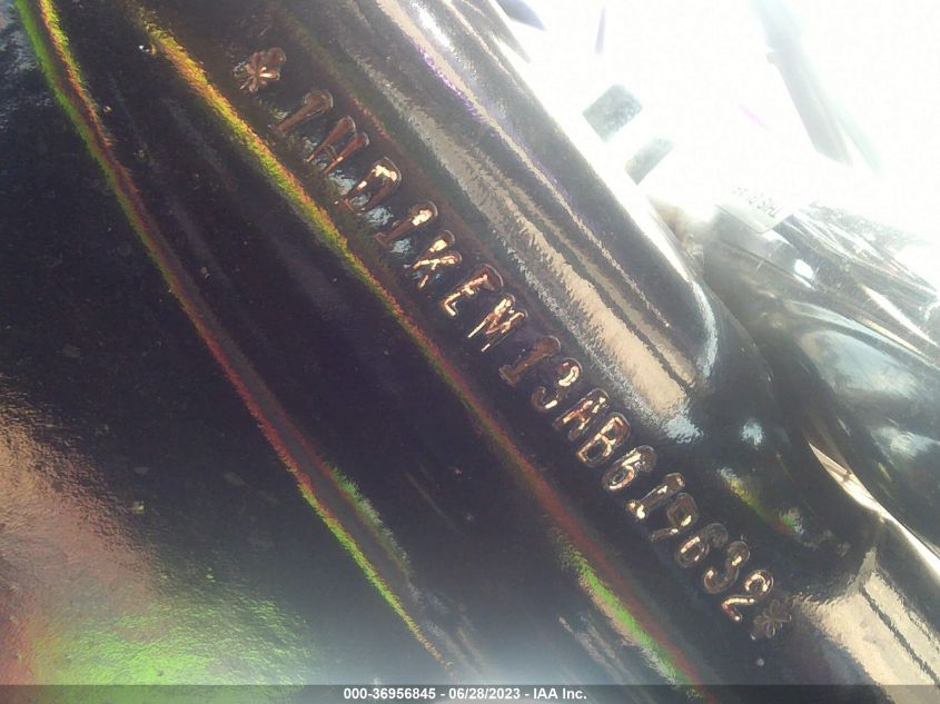 2010 HARLEY-DAVIDSON FLHTK 1HD1KEM13AB619632