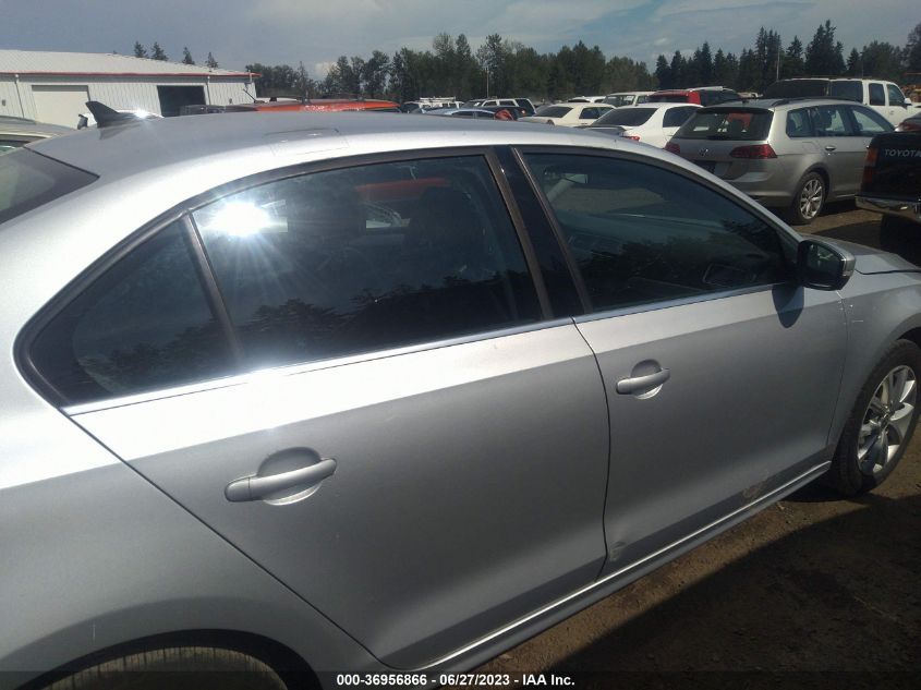 2013 VOLKSWAGEN JETTA SEDAN SE W/CONVENIENCE/SUNROOF - 3VWDP7AJXDM351317