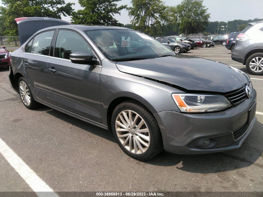 2014 VOLKSWAGEN JETTA SEDAN TDI W/PREMIUM/NAV - 3VW3L7AJ0EM337113