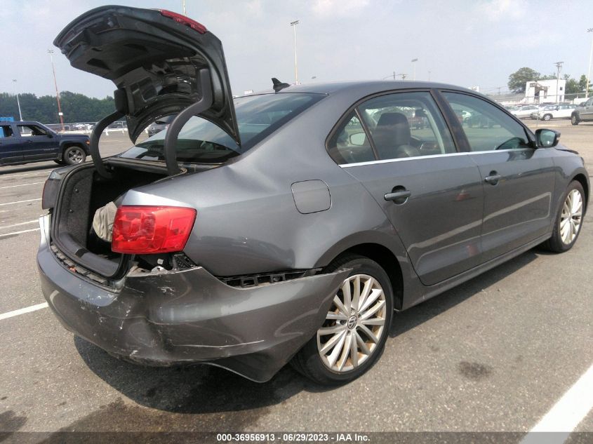 2014 VOLKSWAGEN JETTA SEDAN TDI W/PREMIUM/NAV - 3VW3L7AJ0EM337113