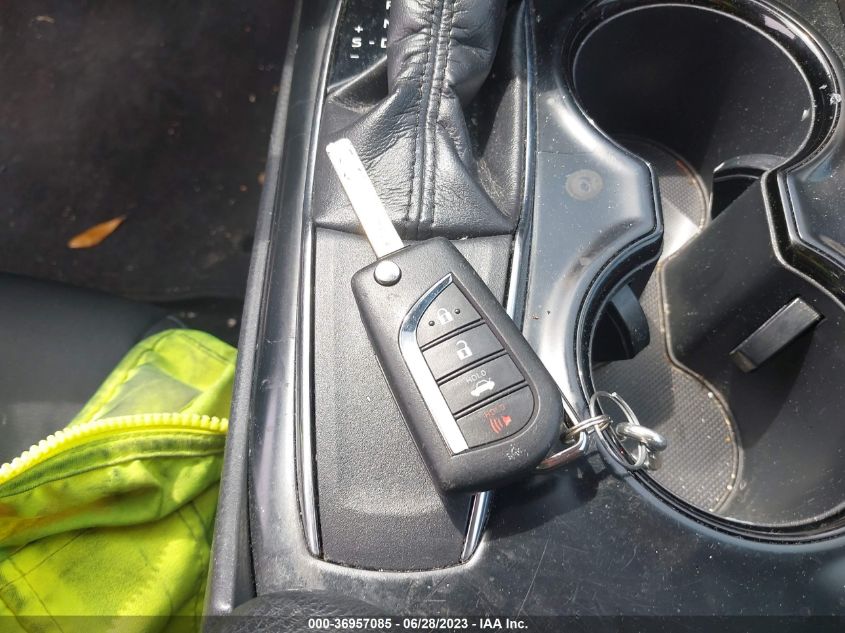2019 TOYOTA CAMRY L/LE/XLE/SE/XSE - 4T1B11HK1KU256771