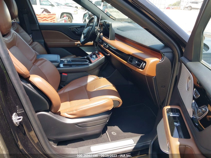 Auction sale of the 2021 LINCOLN AVIATOR , vin: 5LM5J7XC4MGL05535, lot number: 36957195