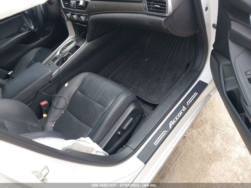 2018 HONDA ACCORD SEDAN TOURING 2.0T - 1HGCV2F99JA033219