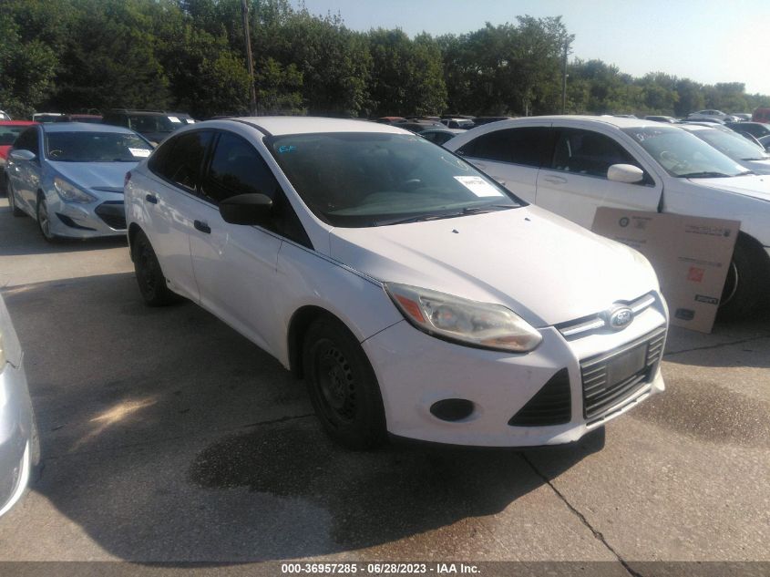 VIN 1FADP3E25DL195483 2013 FORD FOCUS no.1