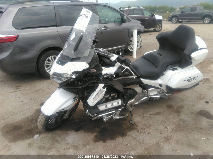 2018 HONDA GL1800 JH2SC7927JK000037