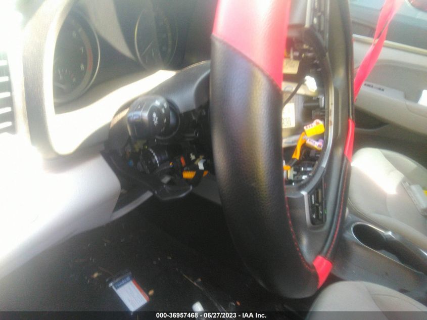 2018 HYUNDAI ELANTRA LIMITED/VALUE EDITION/SEL - 5NPD84LF3J8315350