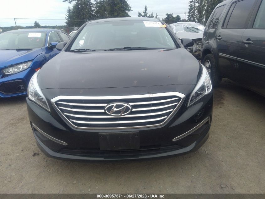 2015 HYUNDAI SONATA 2.4L SE - 5NPE24AF8FH171245