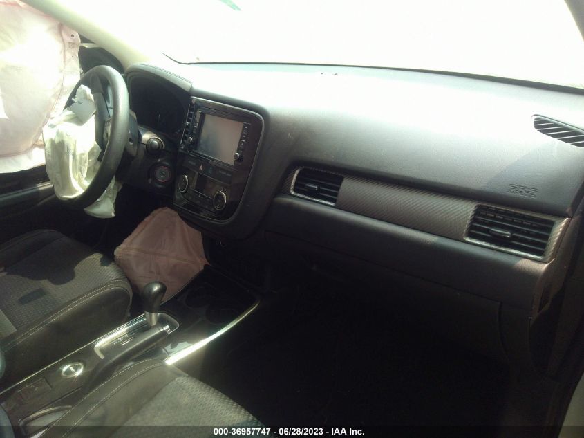 2018 MITSUBISHI OUTLANDER SE/SEL - JA4AZ3A38JZ043318