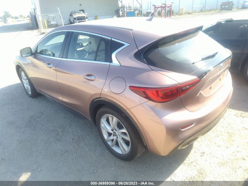 2018 INFINITI QX30 LUXURY SJKCH5CP0JA044620