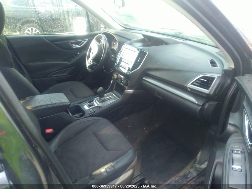 VIN JF2SKAEC4KH528349 2019 SUBARU FORESTER PREMIUM