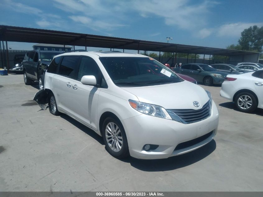 2017 TOYOTA SIENNA XLE AUTO ACCESS - 5TDYZ3DCXHS820030