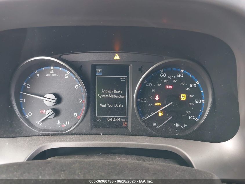 2018 TOYOTA RAV4 LE - JTMZFREV8JD109797