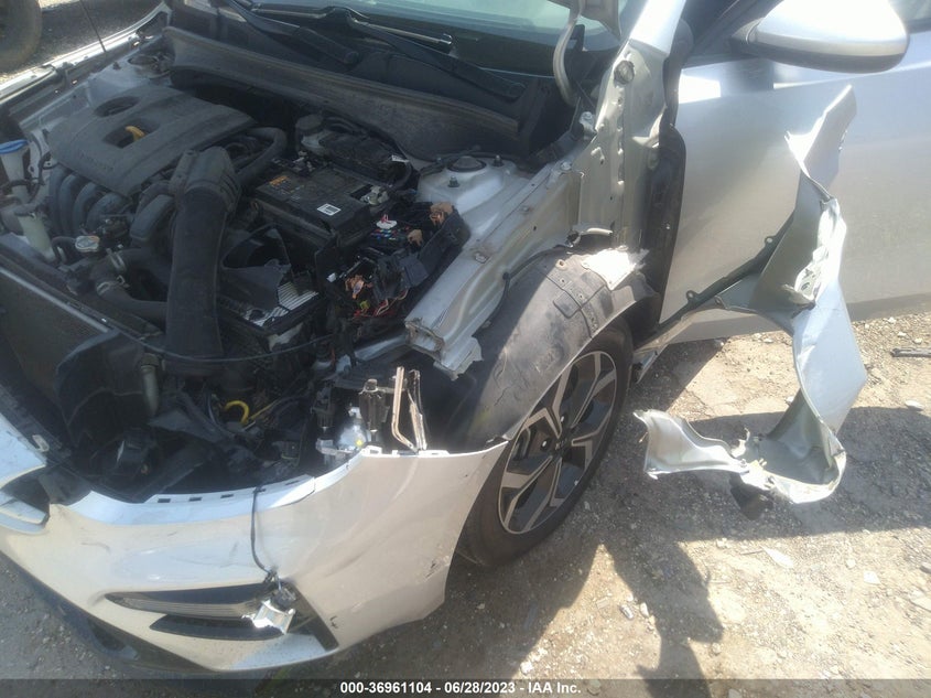 VIN 3KPF24AD3LE215719 2020 KIA FORTE LXS