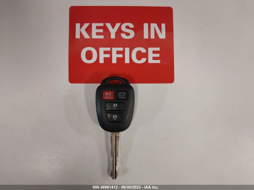2016 TOYOTA RAV4 XLE - 2T3RFREV5GW449680