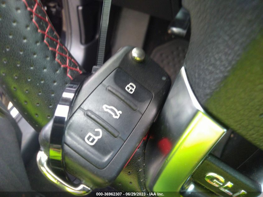2013 VOLKSWAGEN GLI AUTOBAHN W/NAV 3VW4A7AJ8DM364388