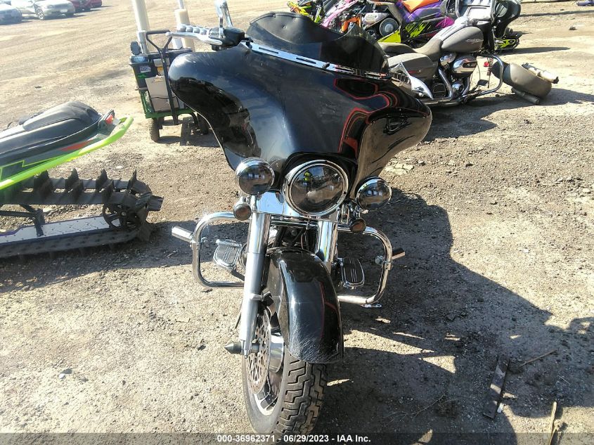 2008 HARLEY-DAVIDSON FLHX - 1HD1KB4148Y702685