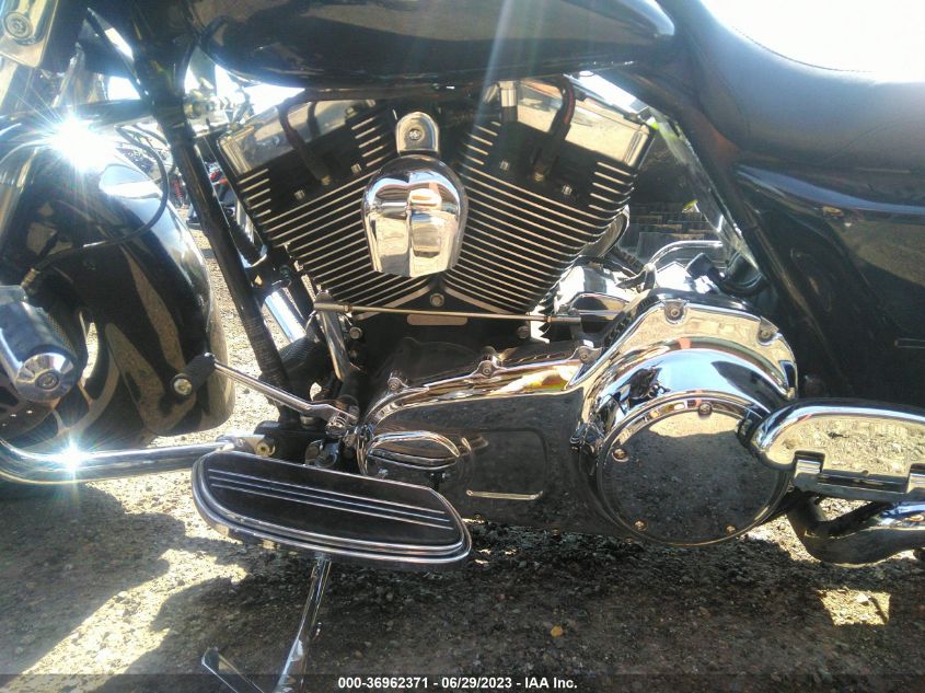 2008 HARLEY-DAVIDSON FLHX - 1HD1KB4148Y702685