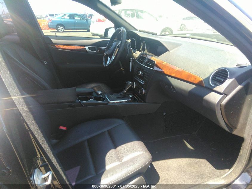 2014 MERCEDES-BENZ C-CLASS C 250 - WDDGF4HB2EG209576