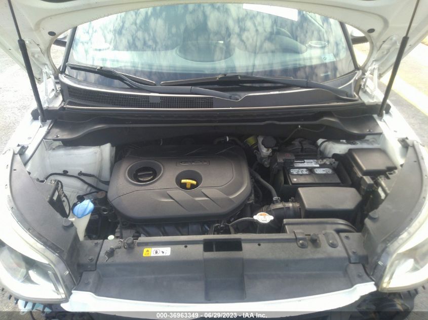 2015 KIA SOUL + - KNDJP3A52F7200793