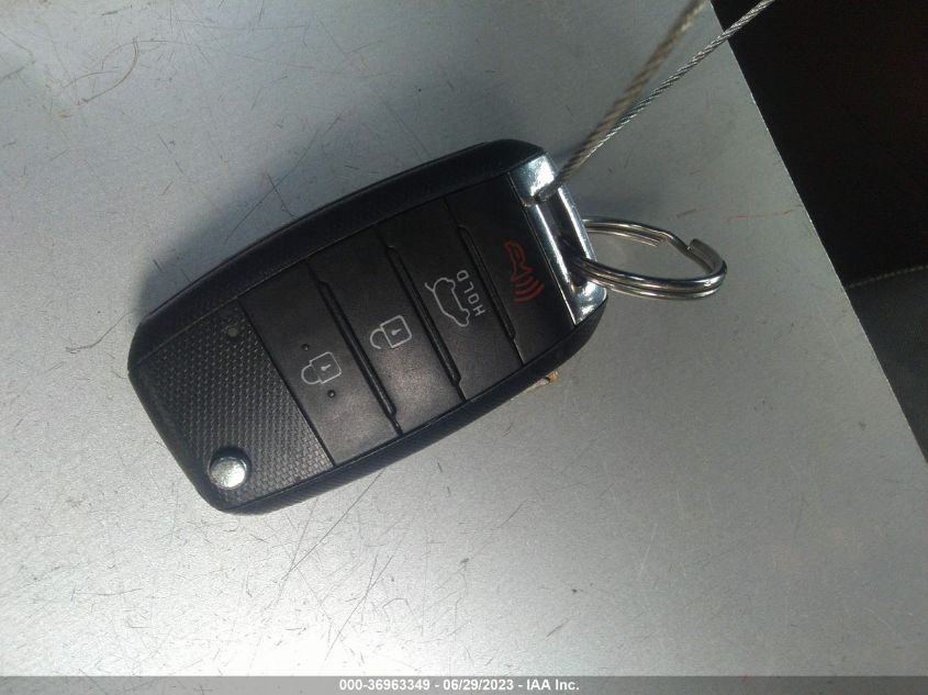 2015 KIA SOUL + - KNDJP3A52F7200793