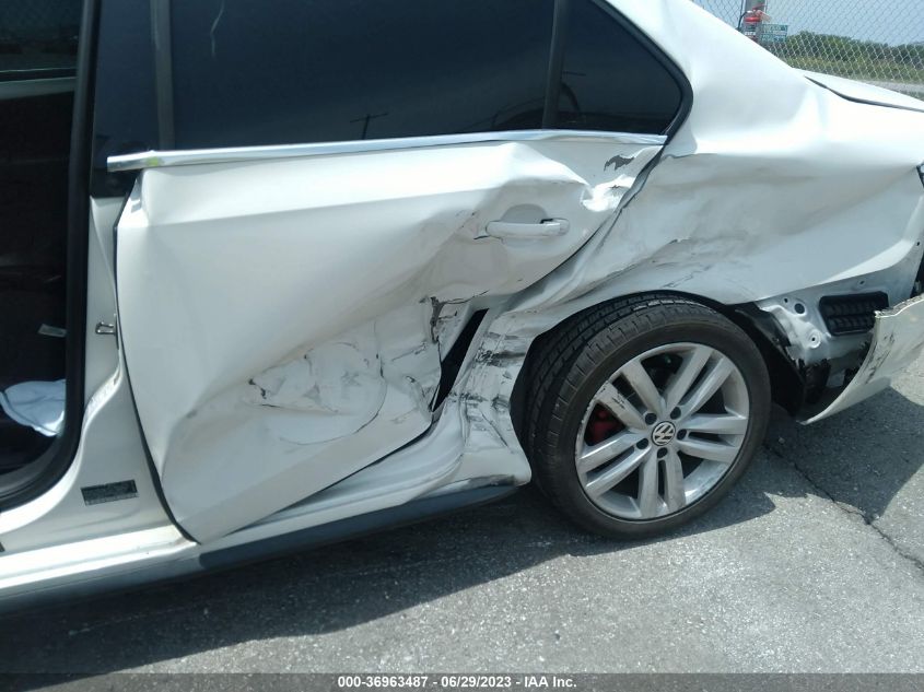 2013 VOLKSWAGEN GLI 3VW467AJXDM222318
