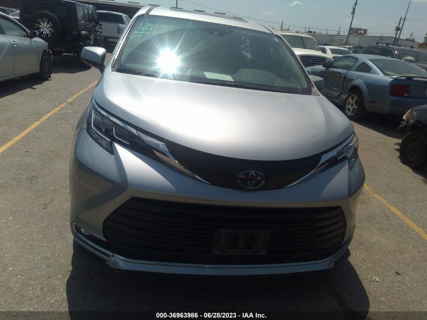 2021 TOYOTA SIENNA XLE - 5TDYRKEC2MS071677