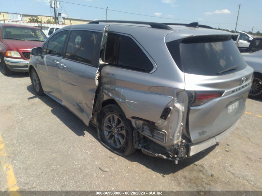 2021 TOYOTA SIENNA XLE - 5TDYRKEC2MS071677