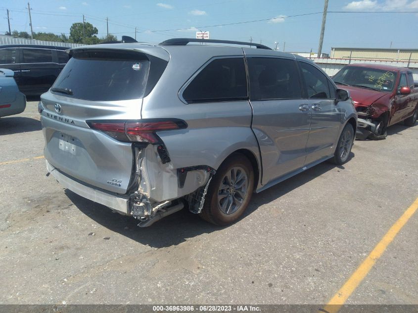 2021 TOYOTA SIENNA XLE - 5TDYRKEC2MS071677