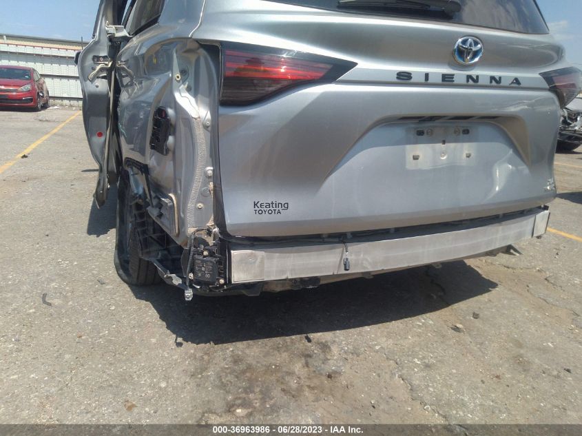 2021 TOYOTA SIENNA XLE - 5TDYRKEC2MS071677
