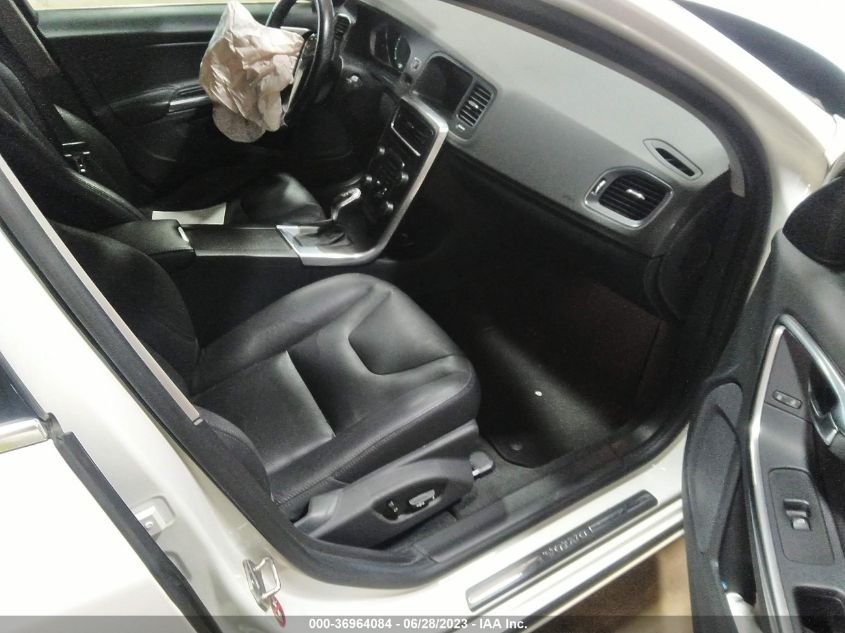 2015 VOLVO S60 T5 DRIVE-E PREMIER - YV140MFB1F1307885