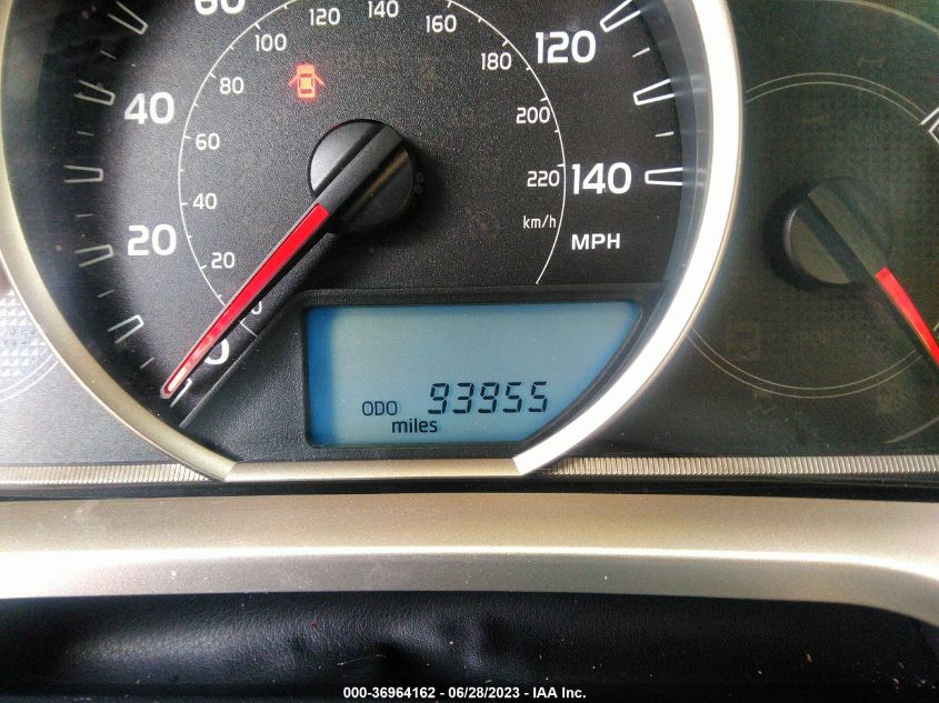 2013 TOYOTA RAV4 LE - JTMBFREV4D5004495