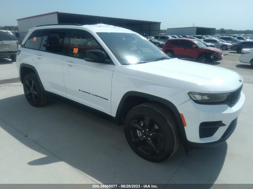 1C4RJHAG0PC537538 JEEP GRAND CHEROKEE LAREDO/ALTITUDE 2023