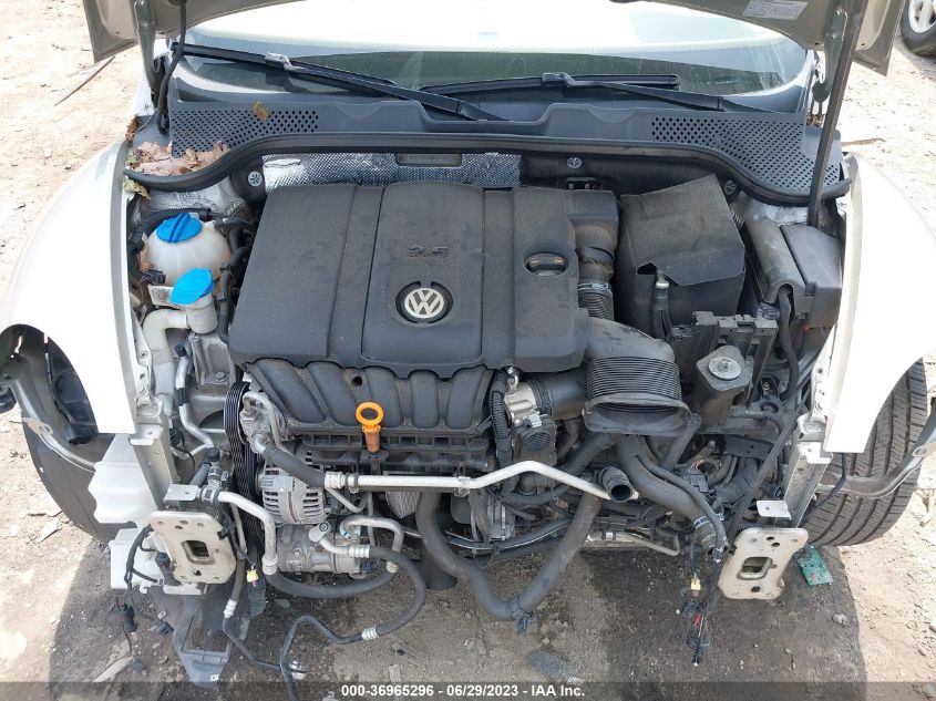 2013 VOLKSWAGEN BEETLE COUPE 2.5L - 3VWJP7AT4DM675674
