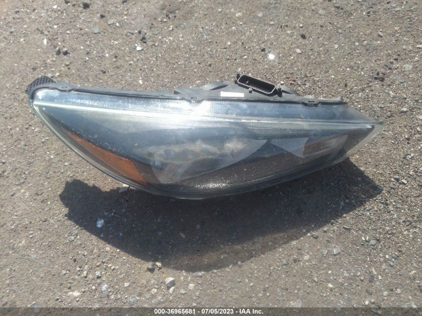 2015 FORD FOCUS SE - 1FADP3K2XFL374660