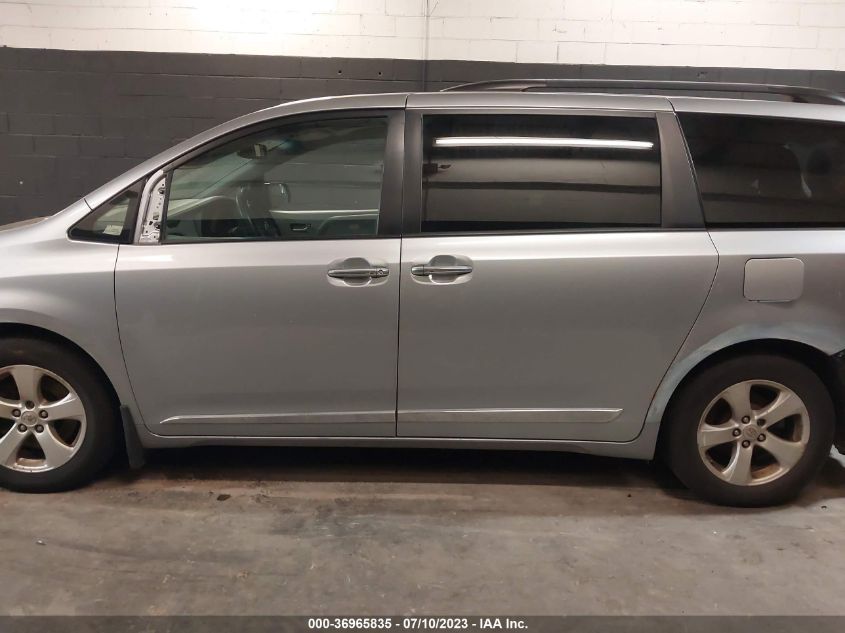 2017 TOYOTA SIENNA XLE AUTO ACCESS - 5TDYZ3DCXHS883788