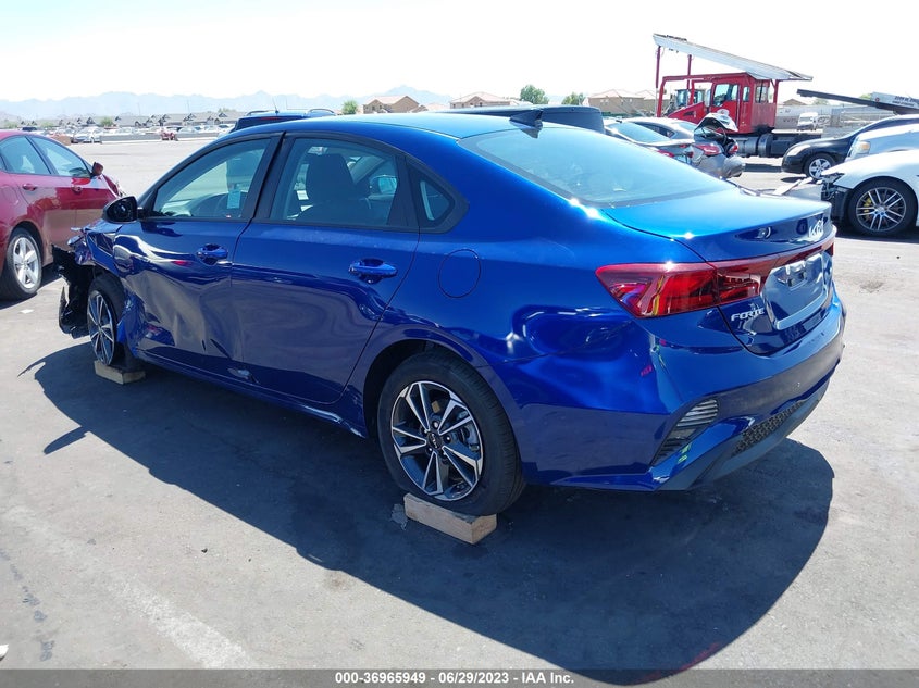 VIN 3KPF24AD9PE623017 2023 KIA FORTE LXS