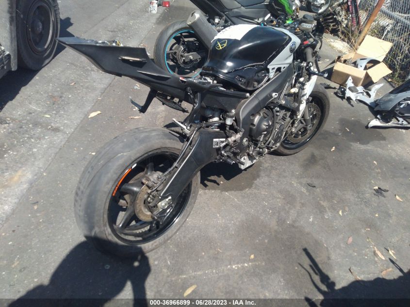 2020 YAMAHA YZFR6 C JYARJ28Y2LA002949