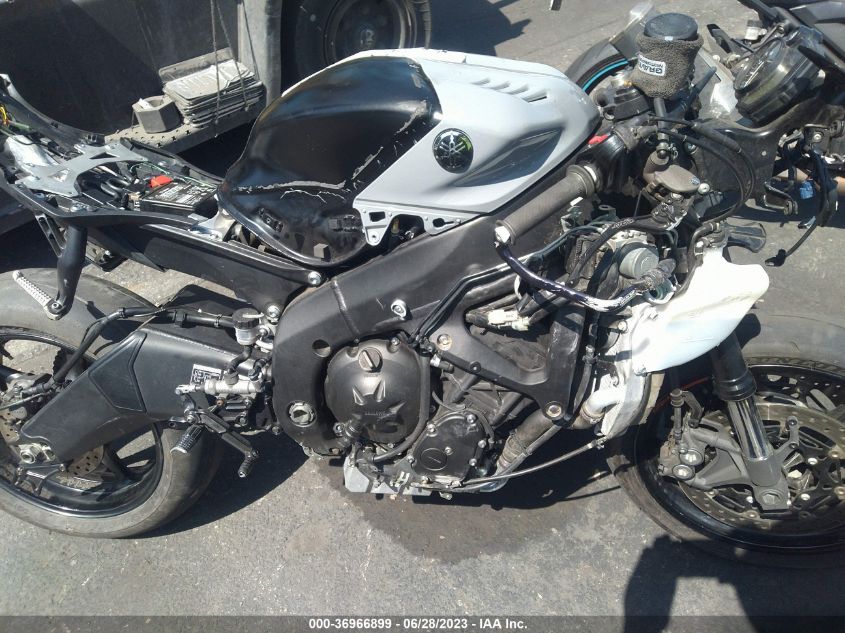 2020 YAMAHA YZFR6 C JYARJ28Y2LA002949
