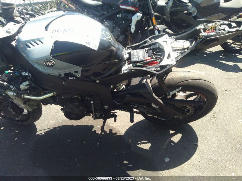 2020 YAMAHA YZFR6 C JYARJ28Y2LA002949