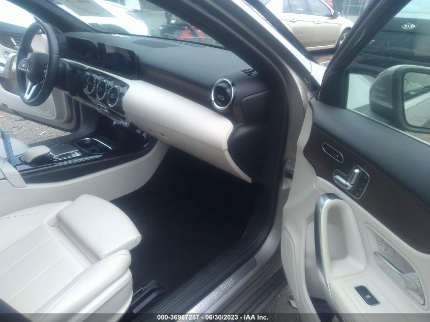 2020 MERCEDES-BENZ A-CLASS A 220 - W1K3G4FB6LJ223155