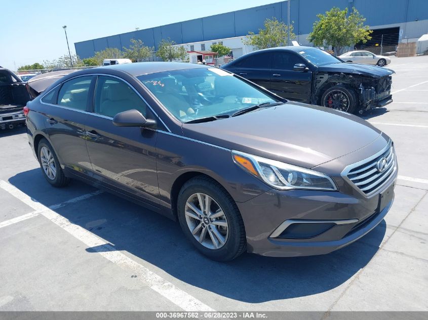 2017 HYUNDAI SONATA SE - 5NPE24AF3HH438987