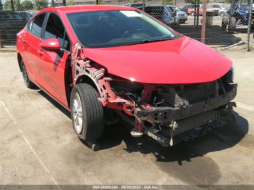 2018 CHEVROLET CRUZE LT - 1G1BE5SM2J7165931